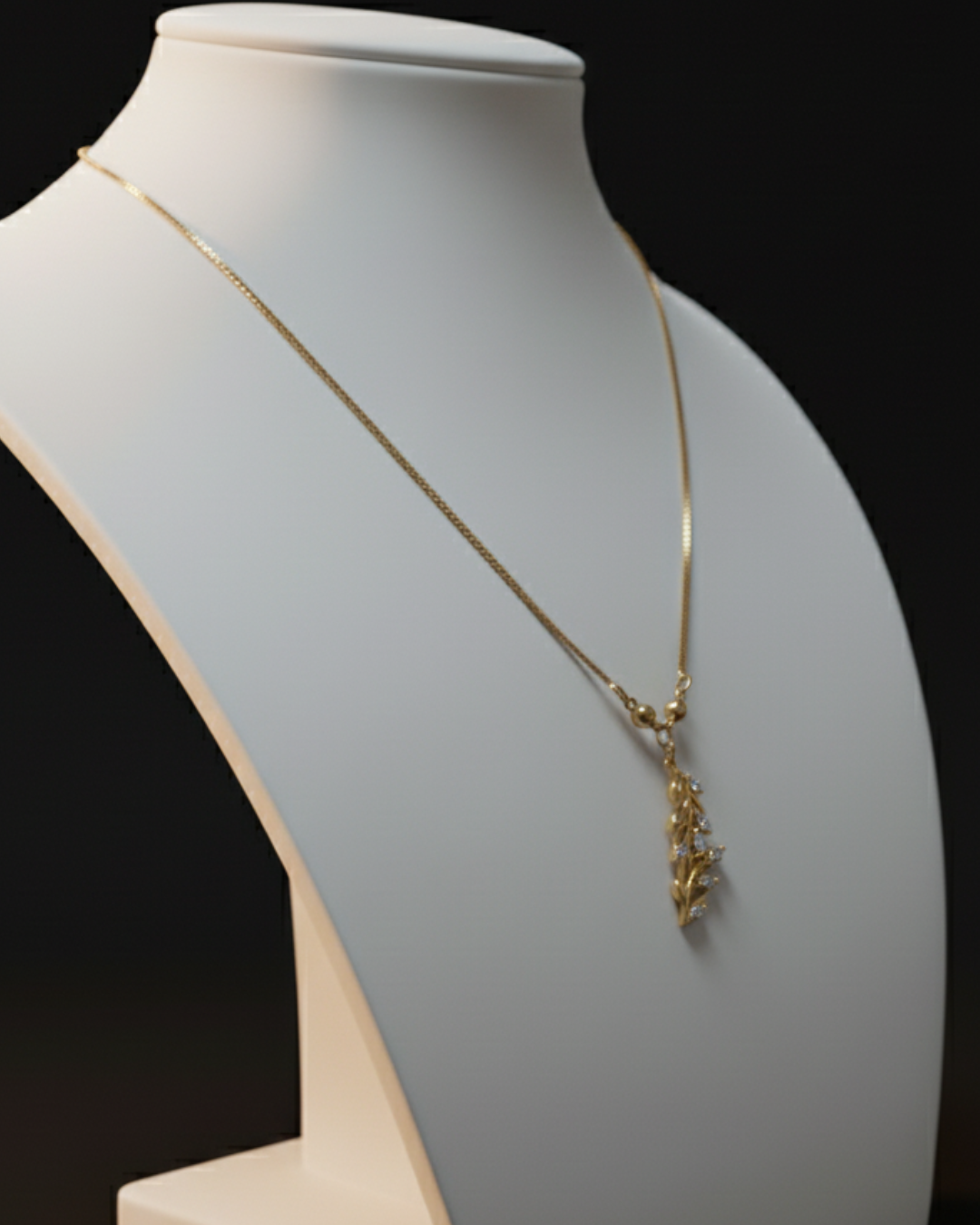 Golden Leaf Elegance Necklace