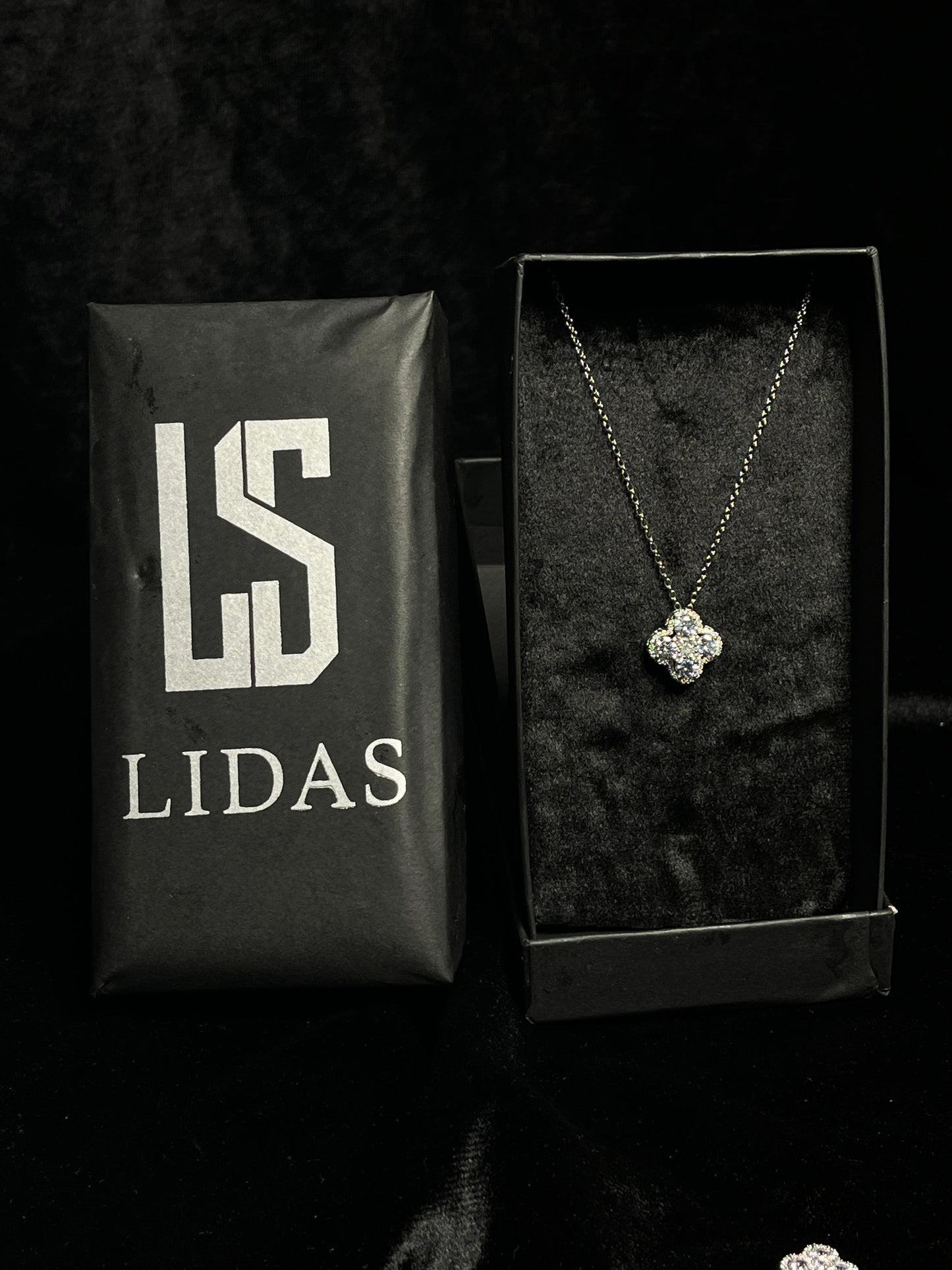 “Eclat Clover” Necklace & Earring Set(SILVER)