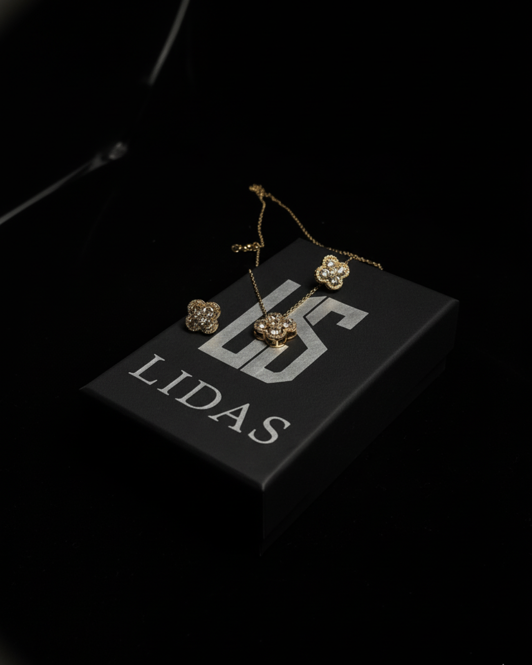 “Eclat Clover” Necklace & Earring Set(GOLD)