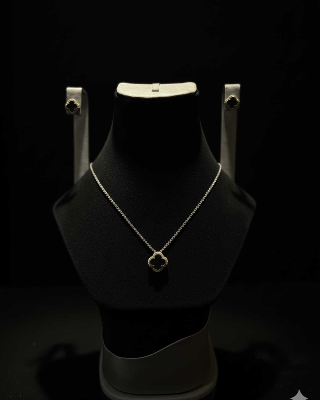 “Eclat Clover” Necklace & Earring Set(BLACK)