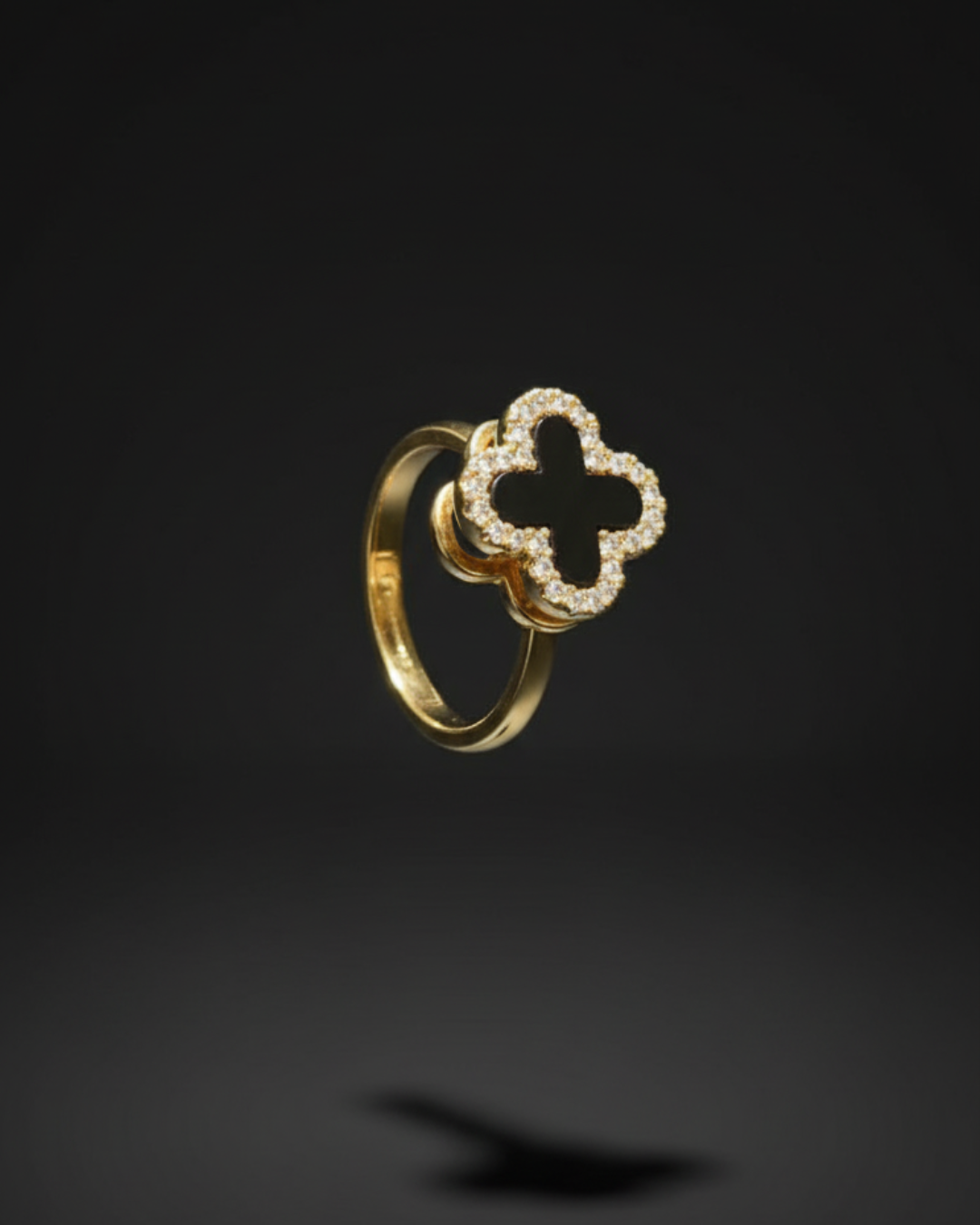 Rotatable Clover Pearl Ring (Golden Black)