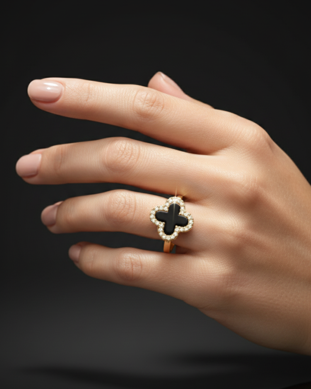 Rotatable Clover Pearl Ring (Golden Black)
